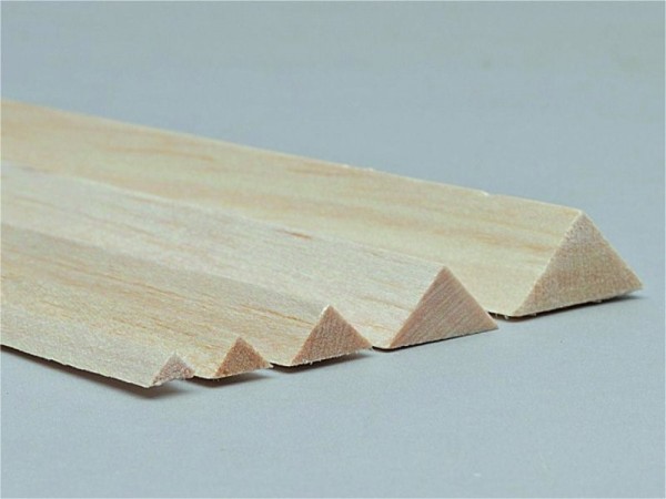 15162 Pichler Balsa-Dreikantleiste 12.0 x 12.0 x 1000mm (VE=10St.)