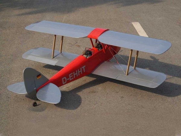 C9500 VQModel Tiger Moth (rot) / 1400 mm